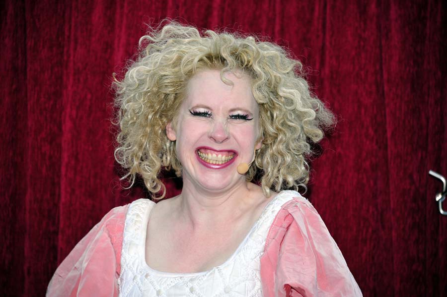 501357-KF-20110722-Fr-cMahramzadeh