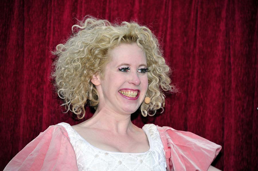 501387-KF-20110722-Fr-cMahramzadeh