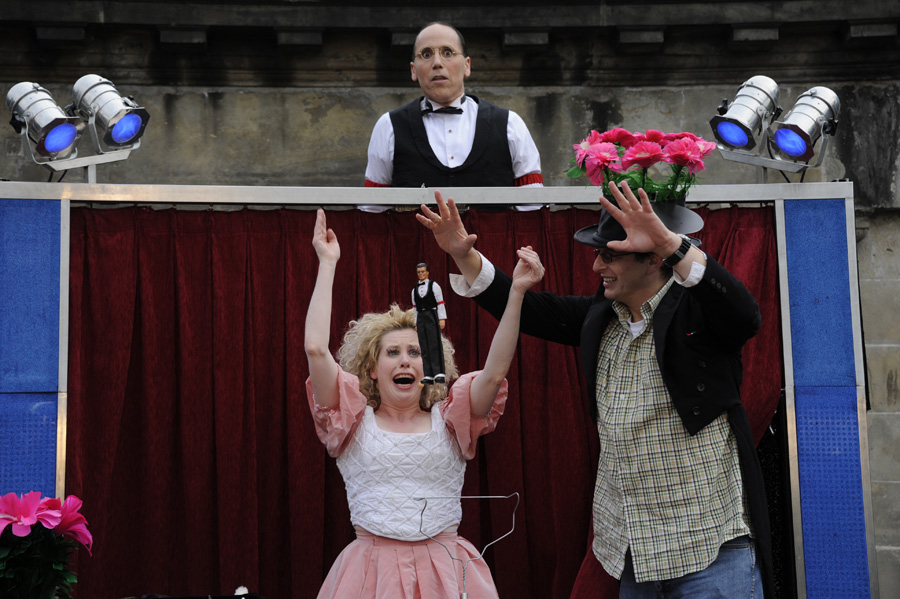 476227-KF-20110716-Sa-cMahramzadeh