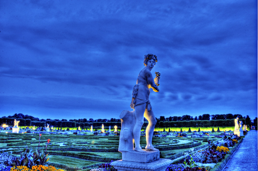 477752-KF-20110716-Sa-cMahramzadehAnd8more_tonemapped