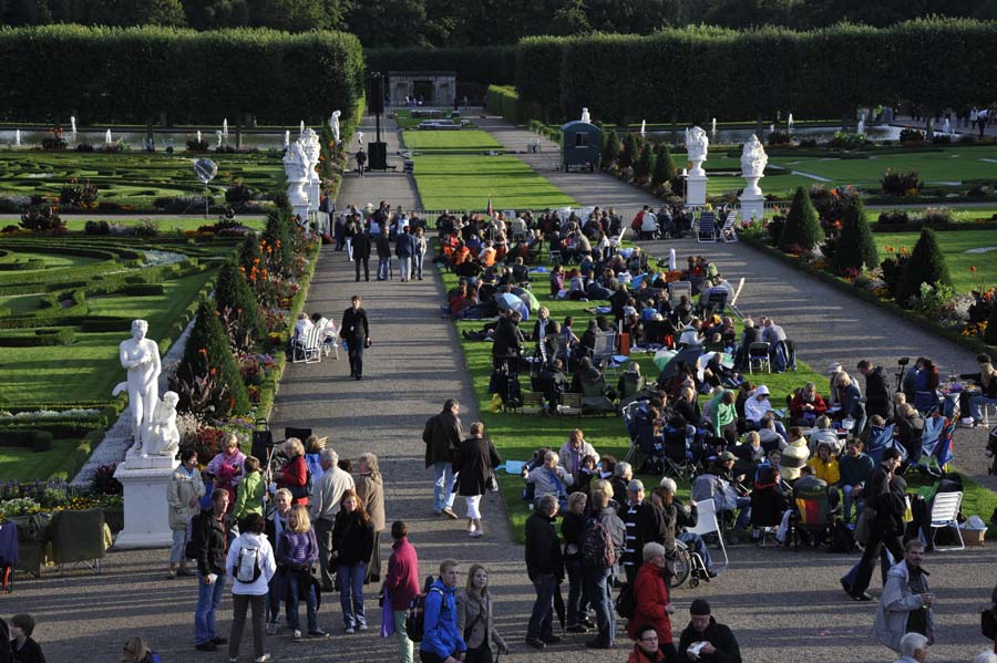 554492-Spanien-Feuerwerk-20110827-cMahramzadeh