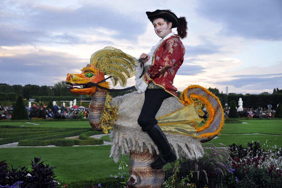 554947-Spanien-Feuerwerk-20110827-cMahramzadeh