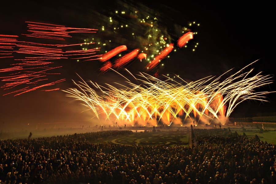 555167-Spanien-Feuerwerk-20110827-cMahramzadeh