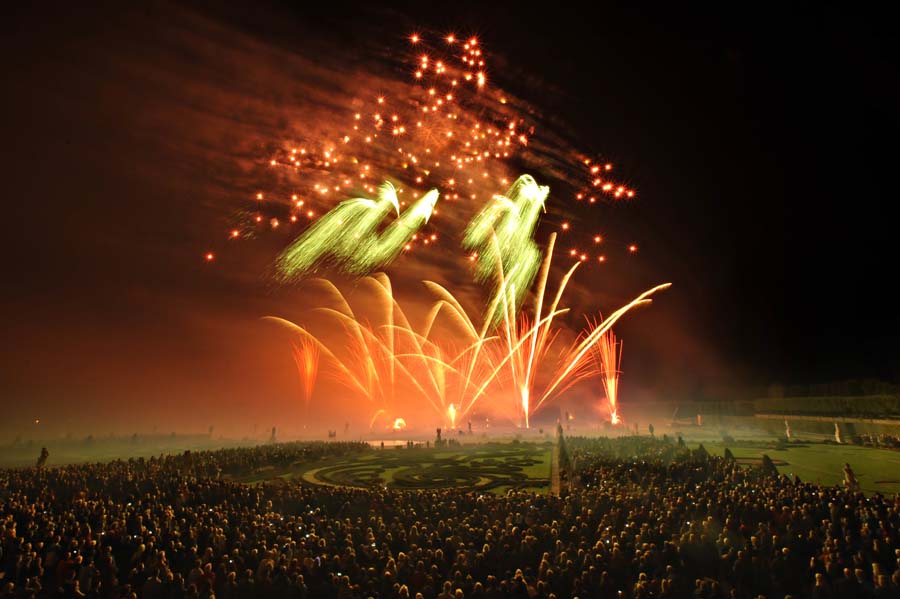 555187-Spanien-Feuerwerk-20110827-cMahramzadeh