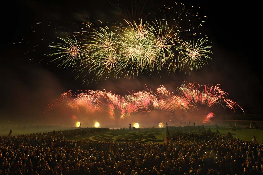 555247-Spanien-Feuerwerk-20110827-cMahramzadeh