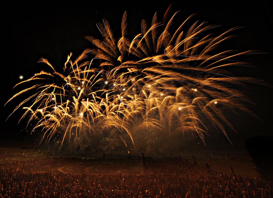 569412-Feuerwerk-Oesterreich-20110910-cMahramzadeh