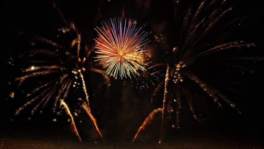 569437-Feuerwerk-Oesterreich-20110910-cMahramzadeh