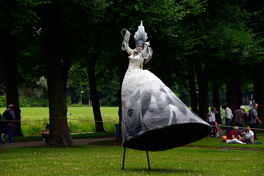 KF-34845-120710-cMahramzadeh