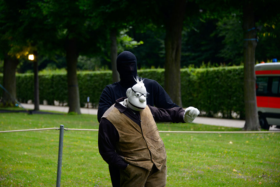 KF-35270-120710-cMahramzadeh