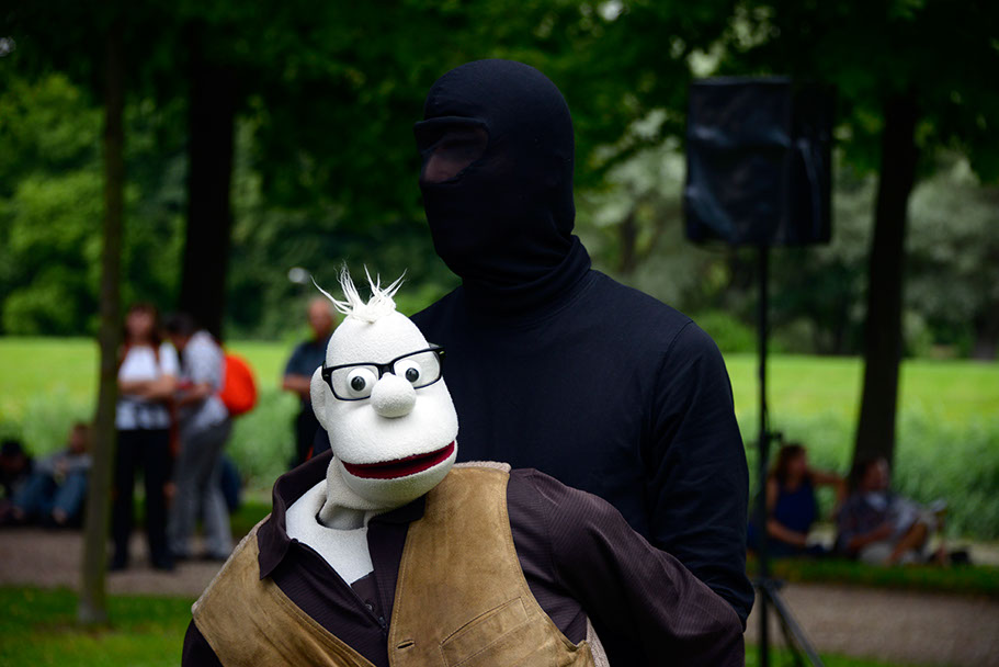 KF-35230-120710-cMahramzadeh