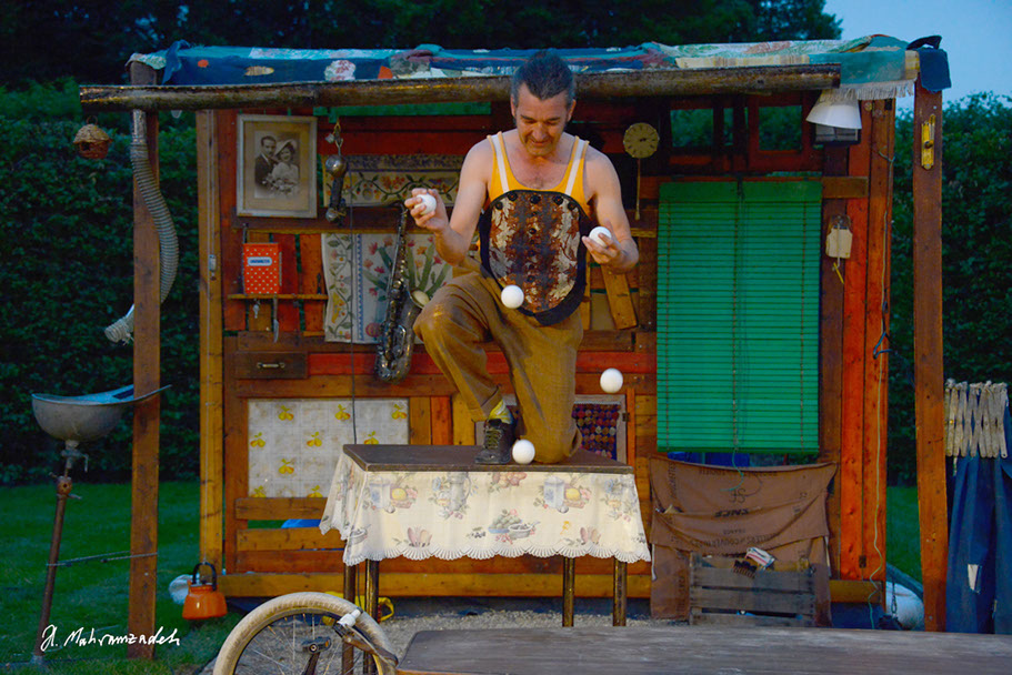 KF-43615-120711-cMahramzadeh