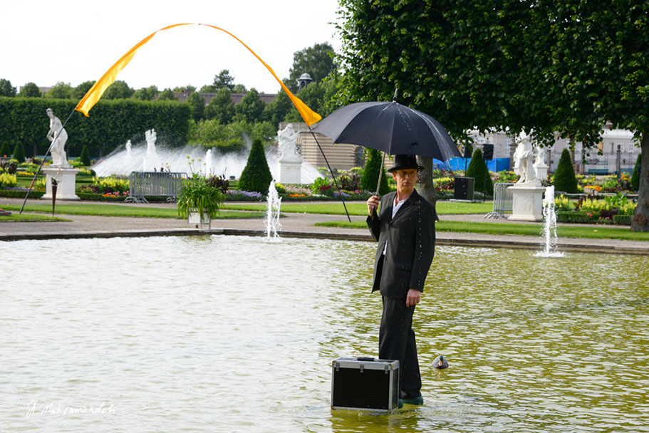 KF-39775-120711-cMahramzadeh