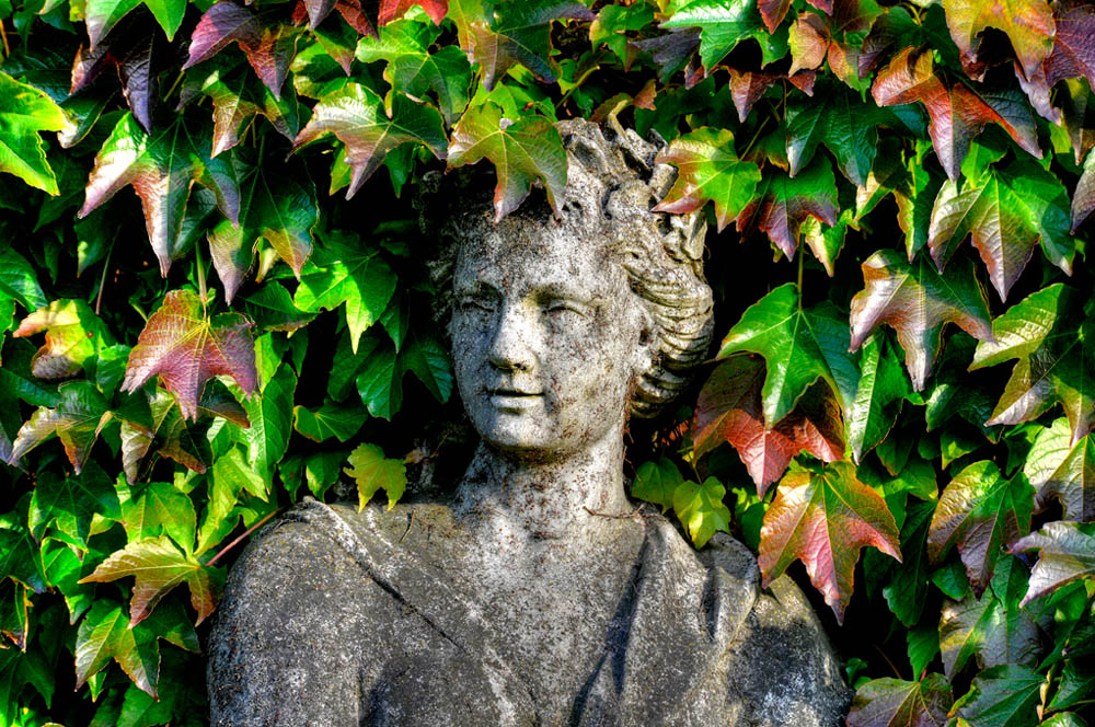 HDR-Grosser-Garten-12250-_55-_60-Figur-Terassenwiese