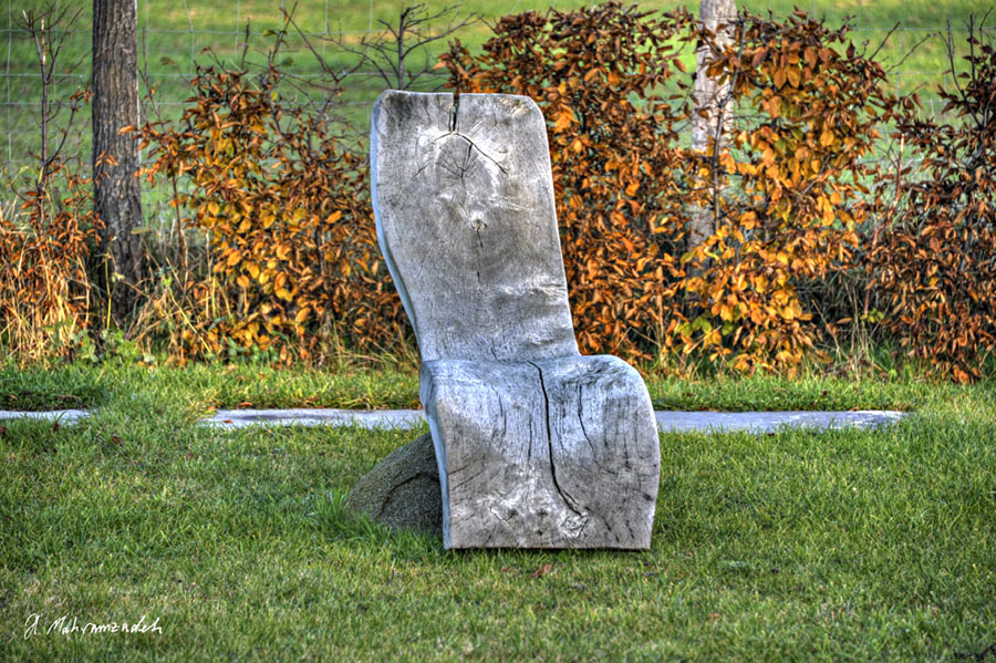 607502-Bardenhagen-20111113-cMahramzadehAnd2more-Holzbank