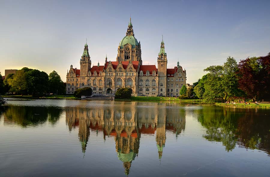1000-Mahramzadeh-HDR-Rathaus--1851And2more_fused