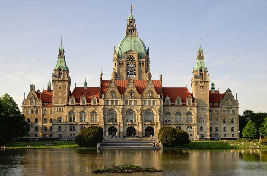 2000-Mahramzadeh-HDR-Rathaus-1841_39_40_fused-1e