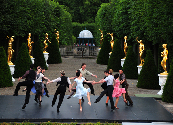 02-Buehne-7132-Tanz-Company