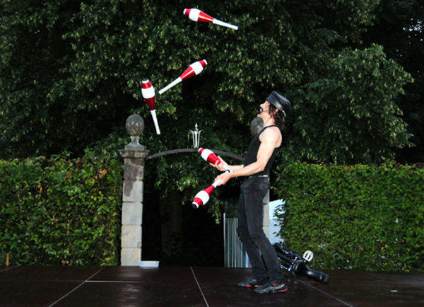 08-Buehne-8229-Mario