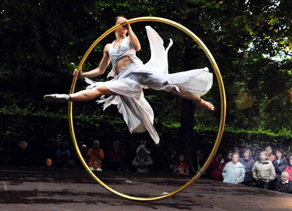 14-Buehne-7286-Cyr-Wheel