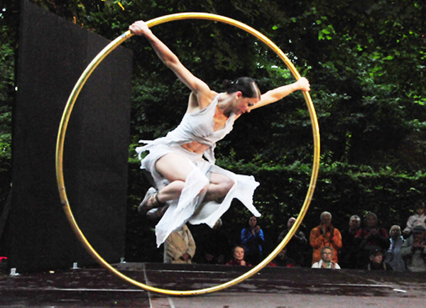 14-Buehne-7336-Cyr-Wheel