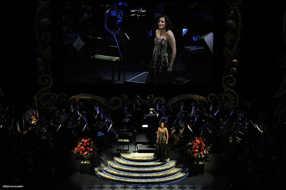 Opernball-650307-20120225-cMahramzadeh