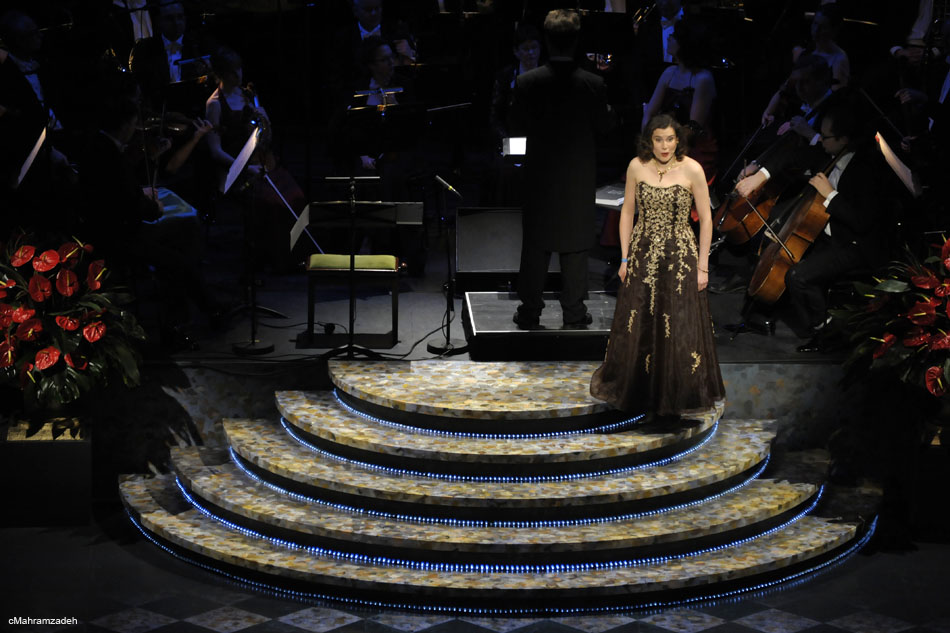 Opernball-650322-20120225-cMahramzadeh