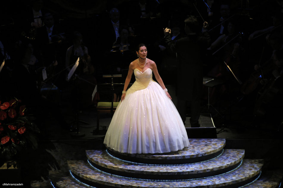 Opernball-650692-20120225-cMahramzadeh