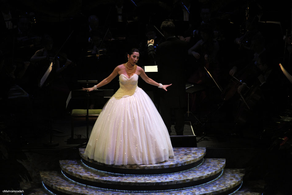 Opernball-650747-20120225-cMahramzadeh