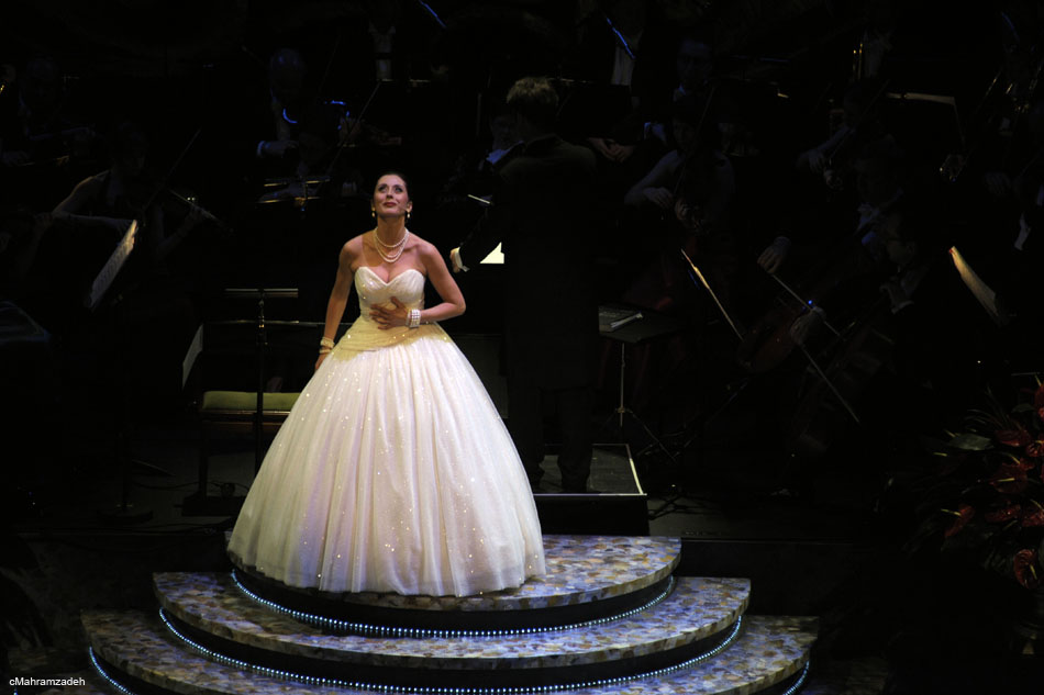 Opernball-650757-20120225-cMahramzadeh