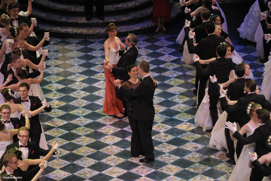 Opernball-651402-20120225-cMahramzadeh