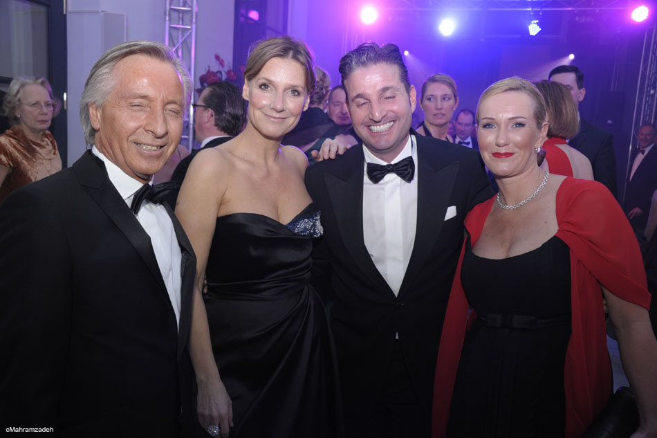 Opernball-652592-20120225-cMahramzadeh