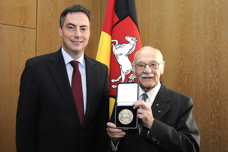 Rolf-Zick-90-20110430-cMahramzadeh17205