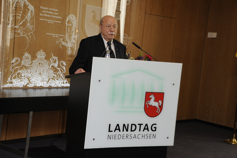 Rolf-Zick-90-20110430-cMahramzadeh17375