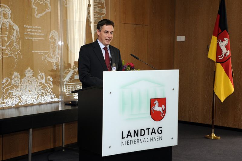 Rolf-Zick-90-20110430-cMahramzadeh17395