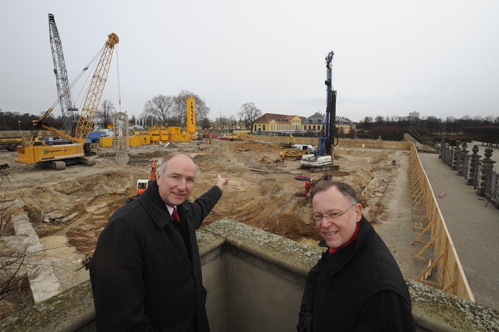 100-Info-Pavillon-Schloss-Herrenhausen-20101213-Mahramzadeh-5835