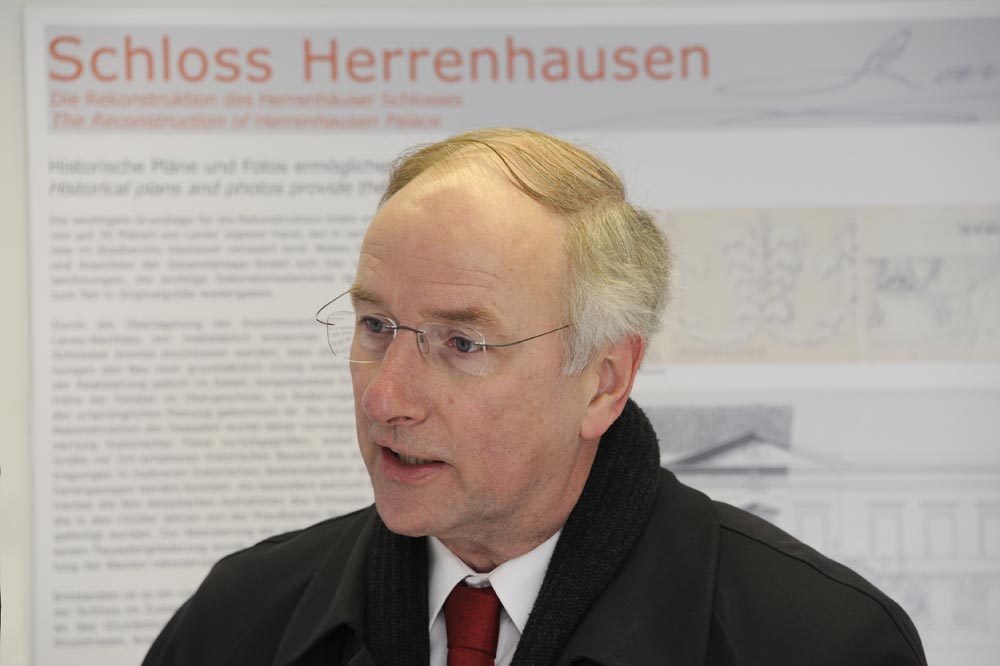 300-Info-Pavillon-Schloss-Herrenhausen-20101213-Mahramzadeh-5873