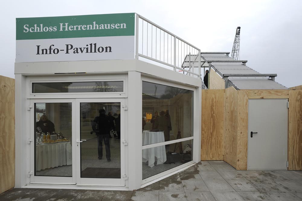 500-Info-Pavillon-Schloss-Herrenhausen-20101213-Mahramzadeh-5812