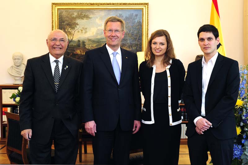 587672-Bei-Wulff-20111018-cMahramzadeh